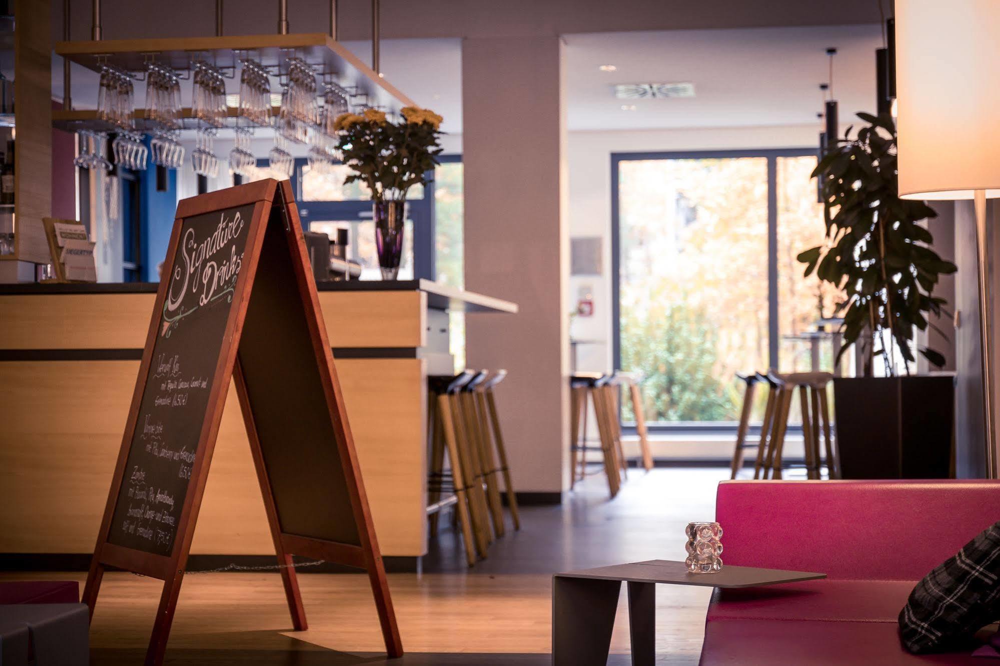 Lindner Hotel Frankfurt Sportpark, Part Of Jdv By Hyatt Frankfurt am Main Exterior photo